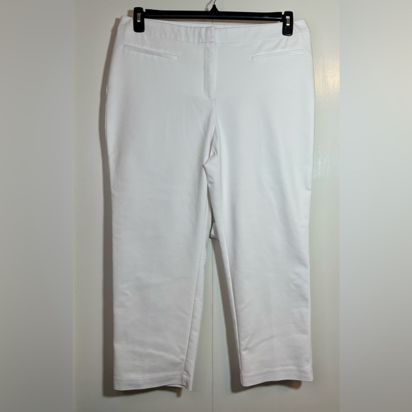 Chico's Pants - Chico's size 3 Fabulously Slimming Ankle Pants in White Women’s Size 16